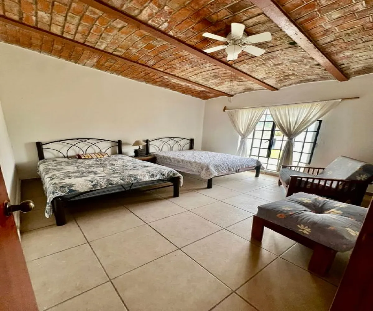 Casa En Venta,El capullin ,Los tres gallos, El pirul 35, México, Jalisco 45675, 4 Habitaciones,2 Baños,Los tres gallos, El pirul,1,pNUUXKa