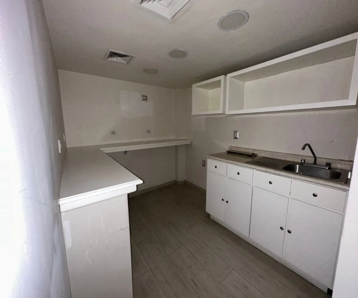 Oficina En Renta,Ciudad Del Sol,Av Lopez Mateos S/N, Zapopan, Jalisco 45050,2 Baños,Av Lopez Mateos,1,pNVr9uZ