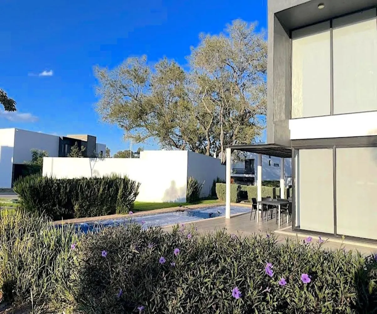 Casa En Venta,Fracc Ciudad Bugambilia,Azaleas 573 24, Zapopan, Jalisco 45237, 3 Habitaciones,3 Baños,Azaleas ,3,pGcaTJF