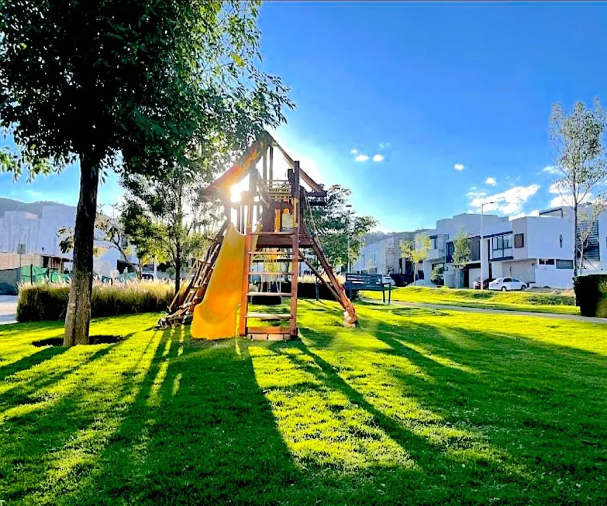 Casa En Venta,Fracc Ciudad Bugambilia,Azaleas 573 24, Zapopan, Jalisco 45237, 3 Habitaciones,3 Baños,Azaleas ,3,pGcaTJF