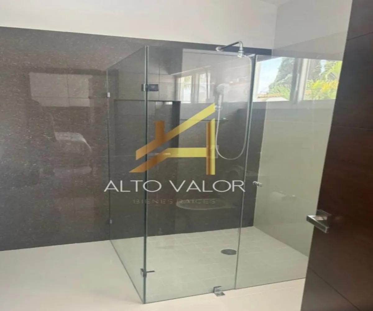 Casa En Venta,Bosques De Santa Anita,Pasesos de los Cipres S/N, Tlajomulco de Zúñiga, Jalisco 45640, 4 Habitaciones,4 Baños,Pasesos de los Cipres,2,pg0K8h6