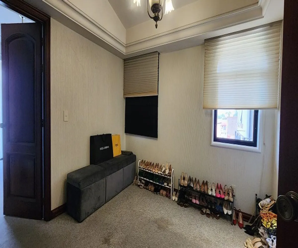 Casa En Venta,Santa Anita,Paseo de Santa Anita 426, Tlajomulco de Zúñiga, Jalisco 45645, 4 Habitaciones,5 Baños,Paseo de Santa Anita ,2,pANm96l