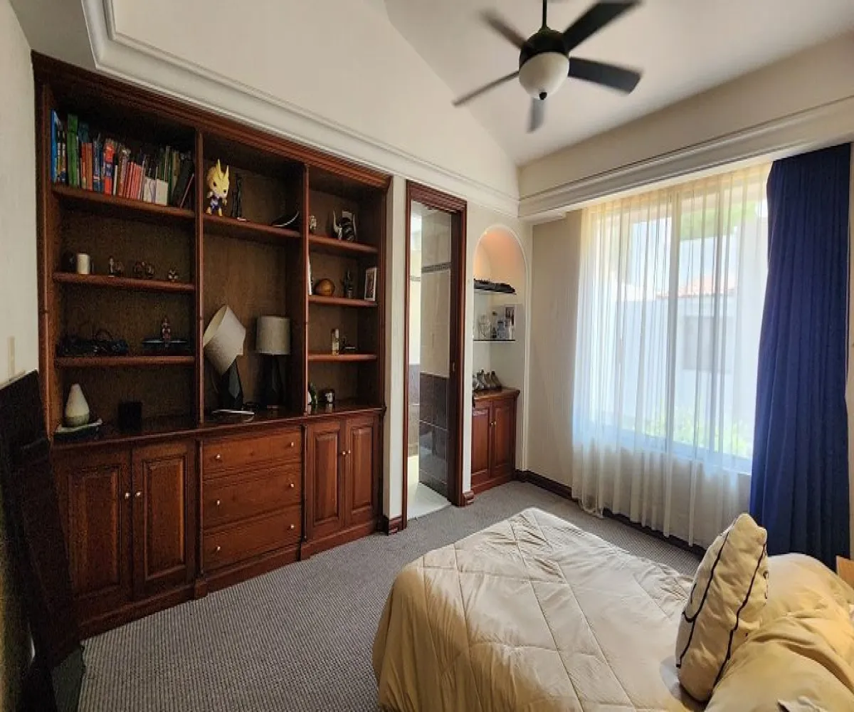 Casa En Venta,Santa Anita,Paseo de Santa Anita 426, Tlajomulco de Zúñiga, Jalisco 45645, 4 Habitaciones,5 Baños,Paseo de Santa Anita ,2,pANm96l