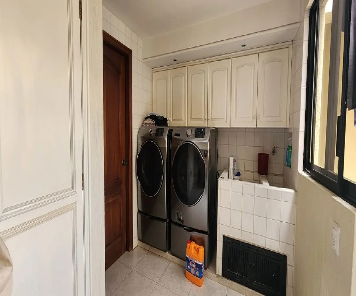 Casa En Venta,Santa Anita,Paseo de Santa Anita 426, Tlajomulco de Zúñiga, Jalisco 45645, 4 Habitaciones,5 Baños,Paseo de Santa Anita ,2,pANm96l