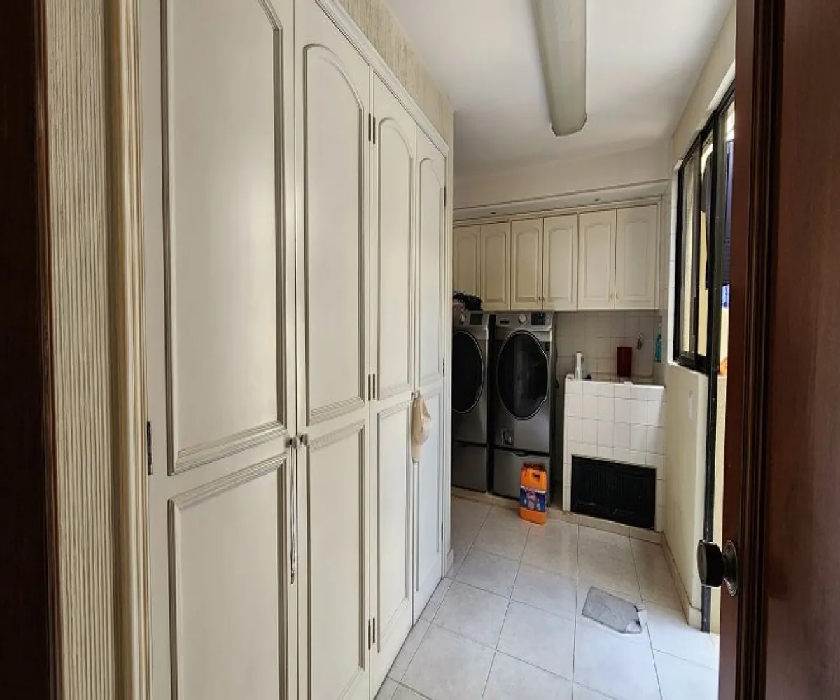 Casa En Venta,Santa Anita,Paseo de Santa Anita 426, Tlajomulco de Zúñiga, Jalisco 45645, 4 Habitaciones,5 Baños,Paseo de Santa Anita ,2,pANm96l