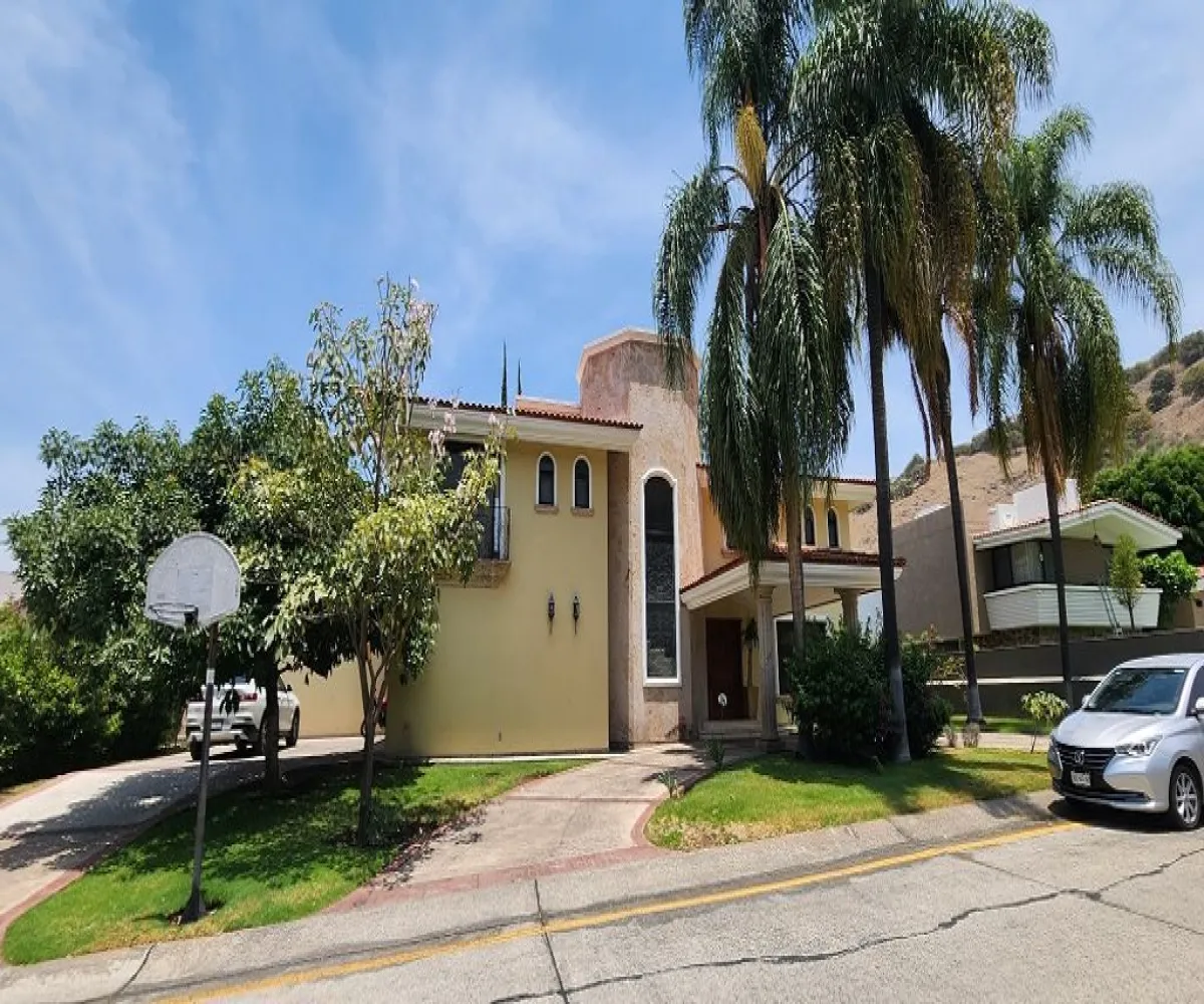 Casa En Venta,Santa Anita,Paseo de Santa Anita 426, Tlajomulco de Zúñiga, Jalisco 45645, 4 Habitaciones,5 Baños,Paseo de Santa Anita ,2,pANm96l