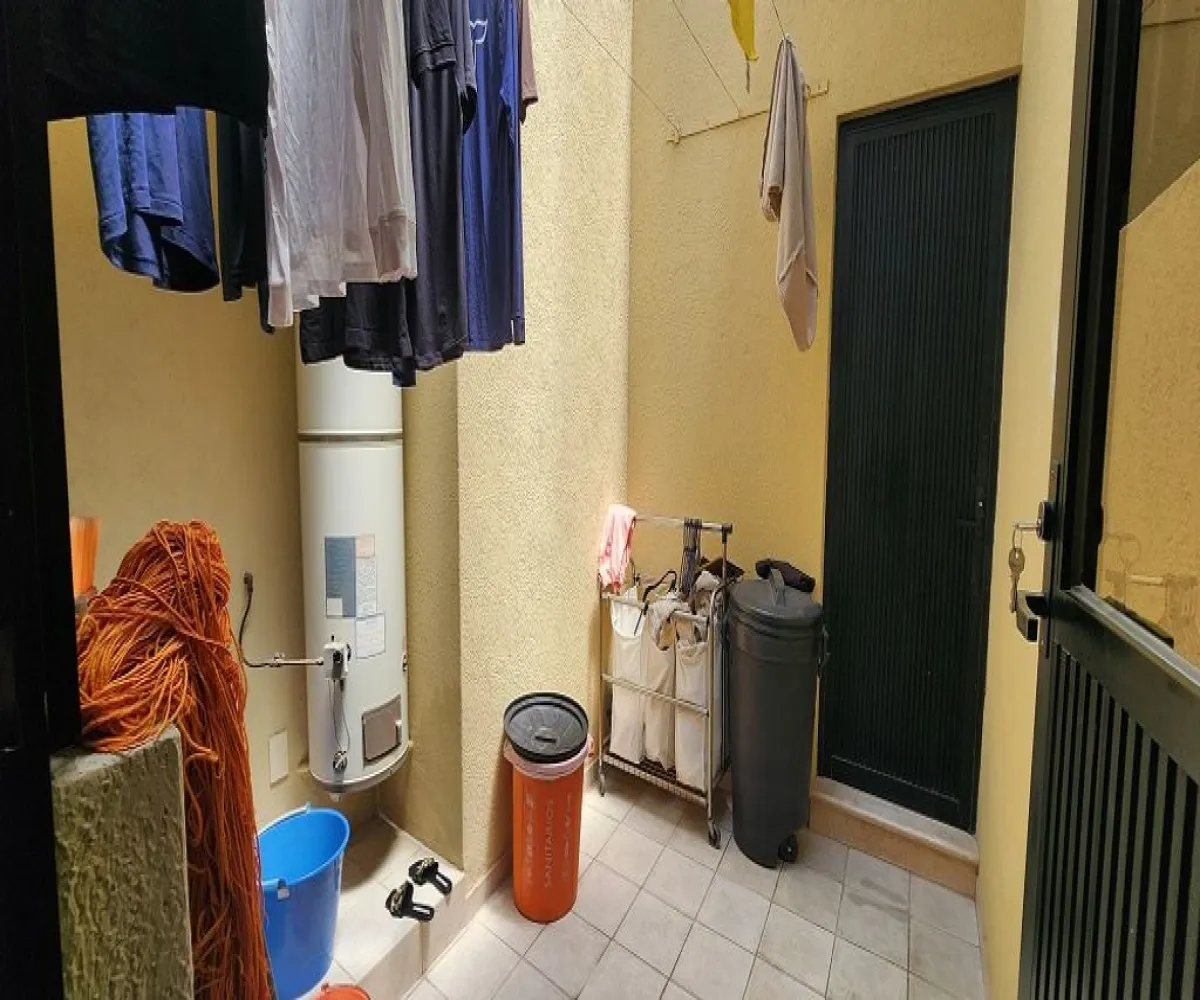 Casa En Venta,Santa Anita,Paseo de Santa Anita 426, Tlajomulco de Zúñiga, Jalisco 45645, 4 Habitaciones,5 Baños,Paseo de Santa Anita ,2,pANm96l