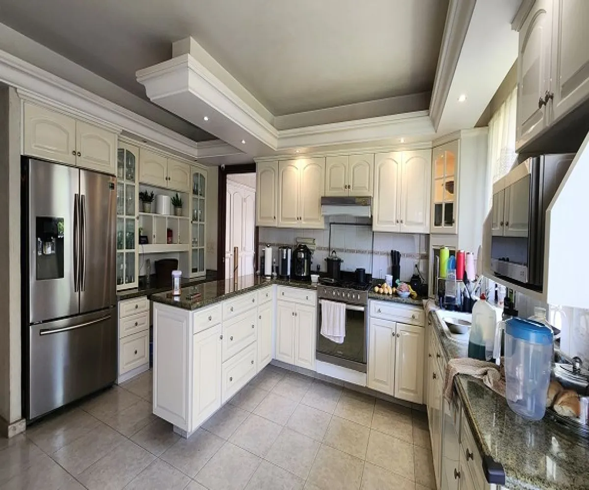 Casa En Venta,Santa Anita,Paseo de Santa Anita 426, Tlajomulco de Zúñiga, Jalisco 45645, 4 Habitaciones,5 Baños,Paseo de Santa Anita ,2,pANm96l