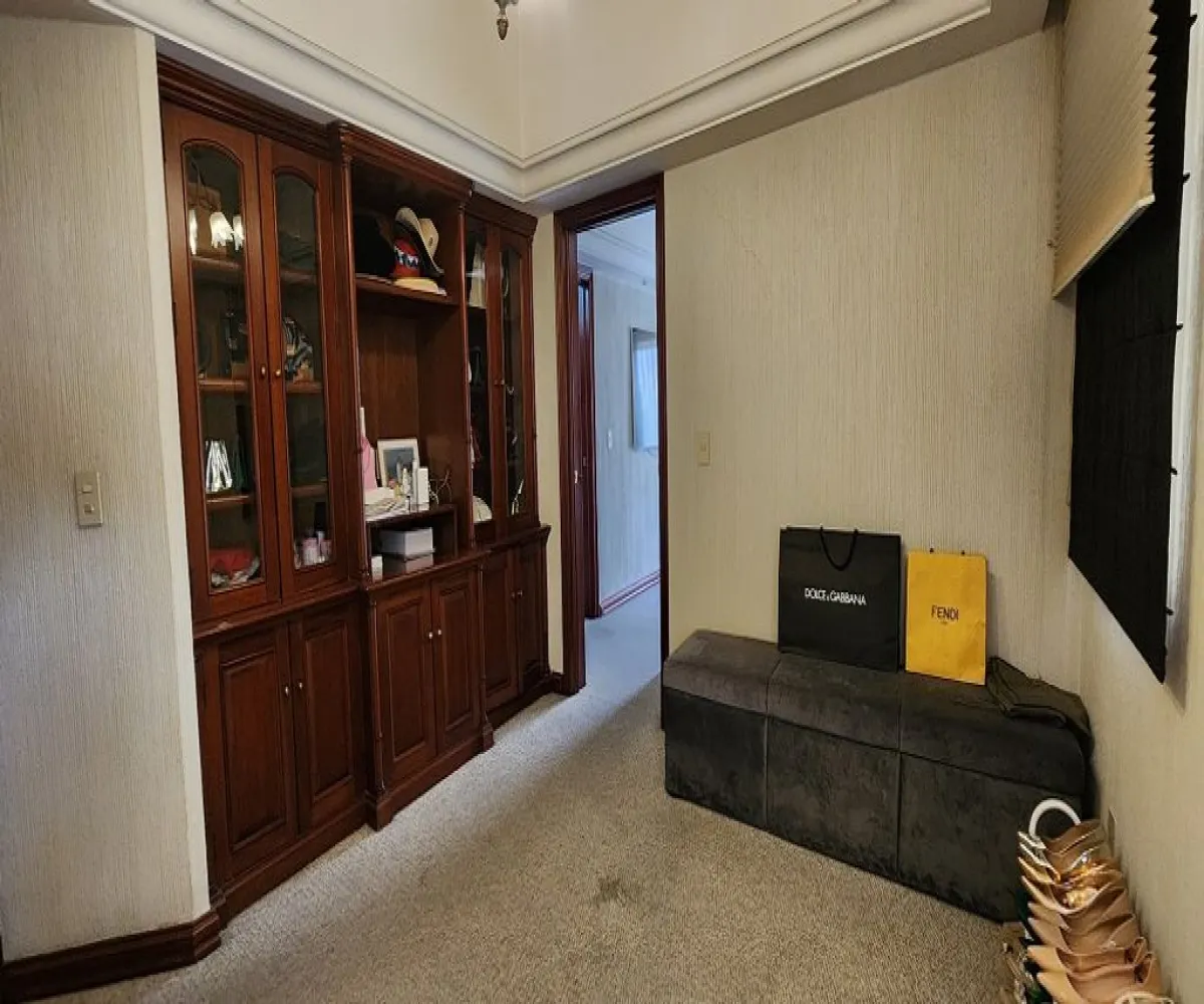 Casa En Venta,Santa Anita,Paseo de Santa Anita 426, Tlajomulco de Zúñiga, Jalisco 45645, 4 Habitaciones,5 Baños,Paseo de Santa Anita ,2,pANm96l