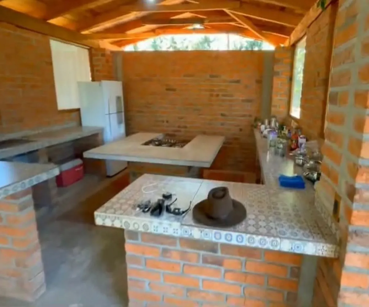 En Venta,El Guayabo,Camino al Mezcal 5, Mazamitla, Jalisco 49500, 2 Habitaciones,2 Baños,Camino al Mezcal,1,pWpNORe En Venta,El Guayabo,Camino al Mezcal 5, Mazamitla, Jalisco 49500, 2 Habitaciones,2 Baños,Camino al Mezcal,1,pWpNORe