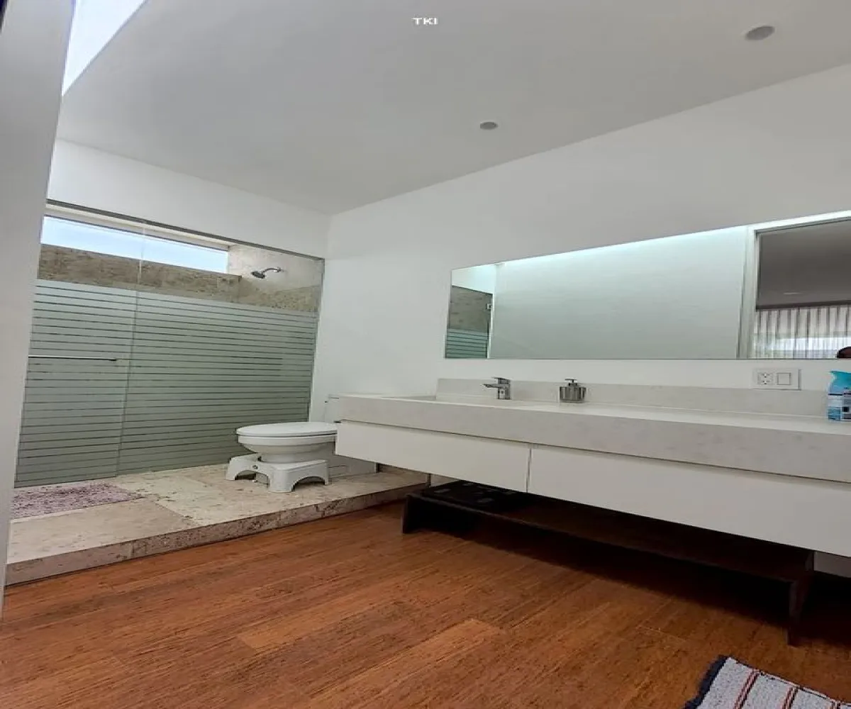 Casa En Venta,Rinconada de Santa Anita ,Paseo de Santa Anita 601, Tlajomulco de Zúñiga, Jalisco 45645, 4 Habitaciones,5 Baños,Paseo de Santa Anita,2,pOC6X7N Casa En Venta,Rinconada de Santa Anita ,Paseo de Santa Anita 601, Tlajomulco de Zúñiga, Jalisco 45645, 4 Habitaciones,5 Baños,Paseo de Santa Anita,2,pOC6X7N