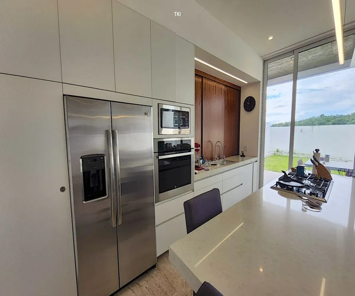 Casa En Venta,Rinconada de Santa Anita ,Paseo de Santa Anita 601, Tlajomulco de Zúñiga, Jalisco 45645, 4 Habitaciones,5 Baños,Paseo de Santa Anita,2,pOC6X7N Casa En Venta,Rinconada de Santa Anita ,Paseo de Santa Anita 601, Tlajomulco de Zúñiga, Jalisco 45645, 4 Habitaciones,5 Baños,Paseo de Santa Anita,2,pOC6X7N