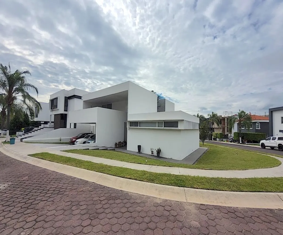 Casa En Venta,Rinconada de Santa Anita ,Paseo de Santa Anita 601, Tlajomulco de Zúñiga, Jalisco 45645, 4 Habitaciones,5 Baños,Paseo de Santa Anita,2,pOC6X7N Casa En Venta,Rinconada de Santa Anita ,Paseo de Santa Anita 601, Tlajomulco de Zúñiga, Jalisco 45645, 4 Habitaciones,5 Baños,Paseo de Santa Anita,2,pOC6X7N