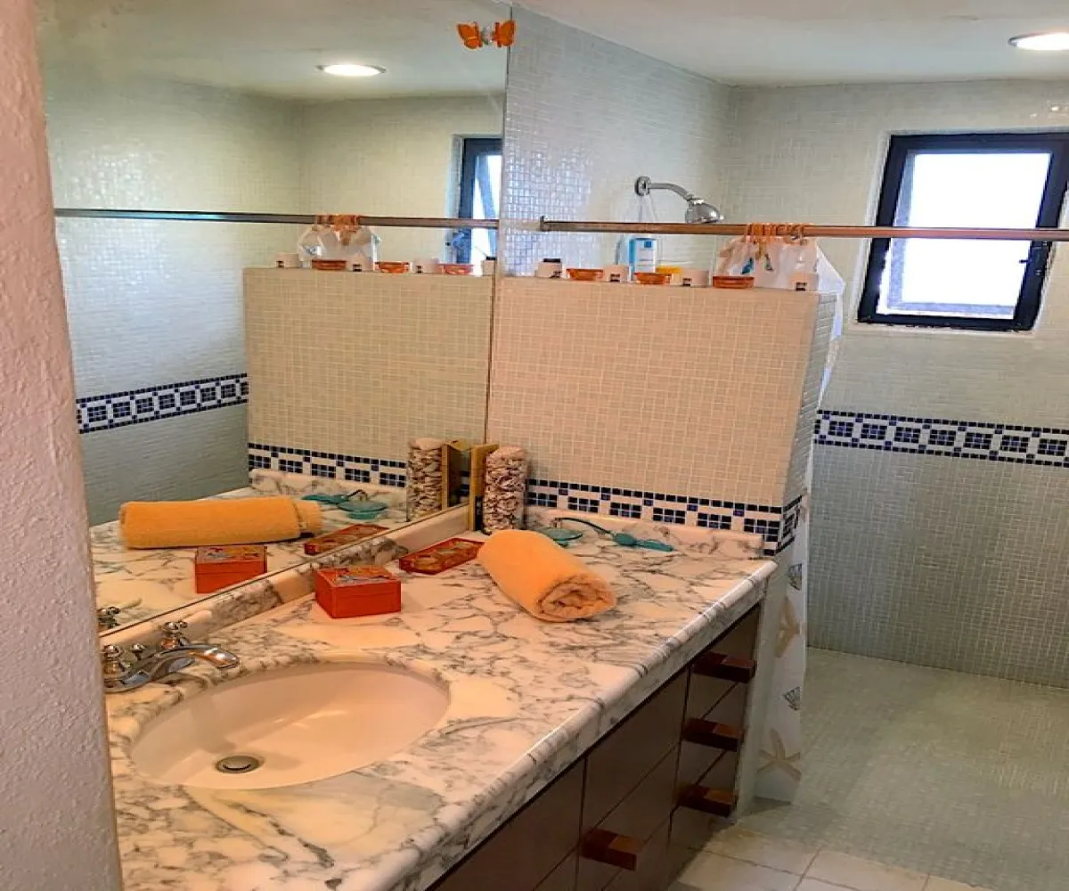 Casa En Venta,Bosques de San Isidro (Las Cañadas),Bosque de los Colomos 8 B, Zapopan, Jalisco 45133, 4 Habitaciones,4 Baños,Bosque de los Colomos,2,p7TQa0r