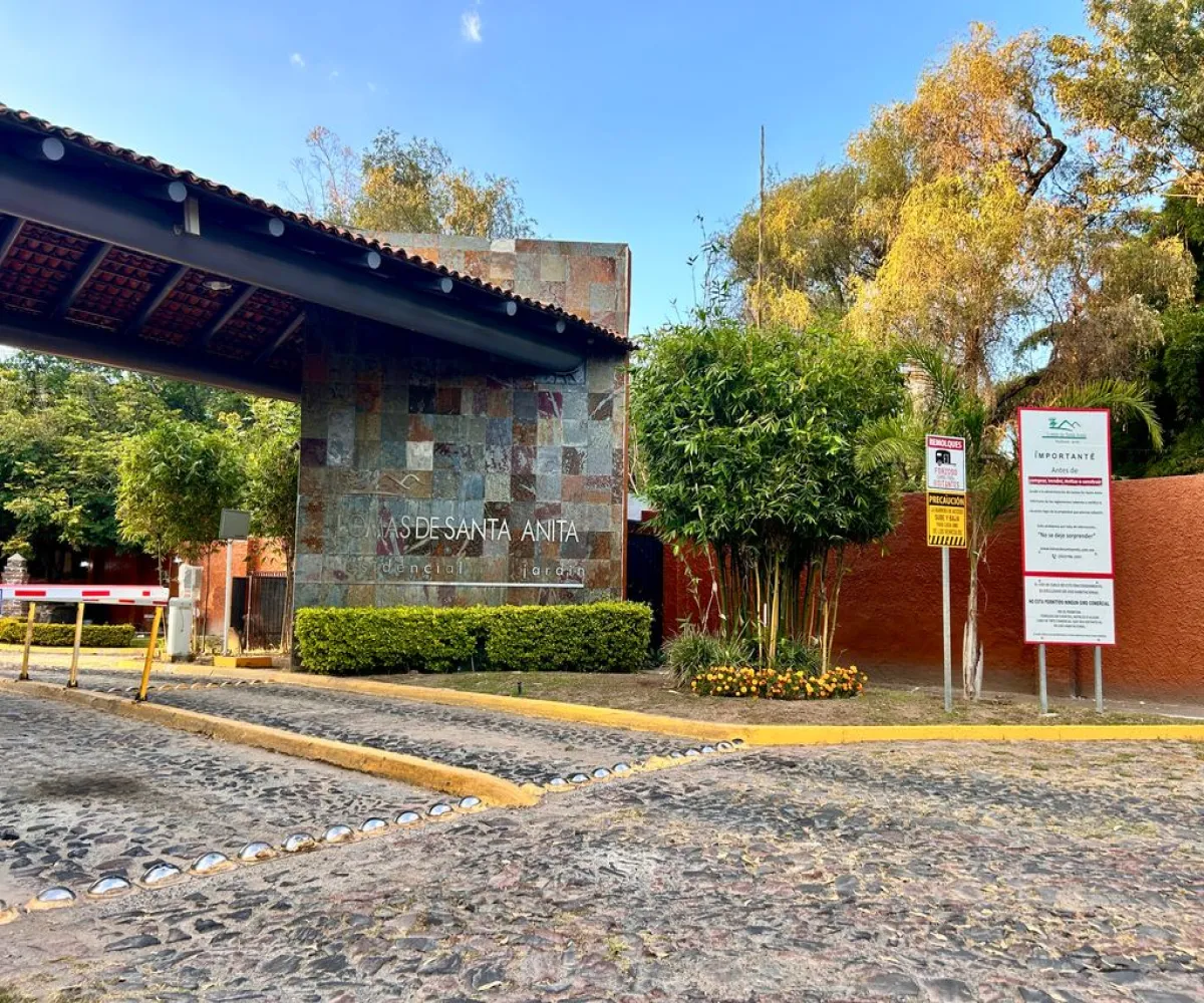 Casa En Venta,Lomas de Santa Anita,Paseo de la Colina Norte 47, Tlajomulco de Zúñiga, Jalisco 45645, 4 Habitaciones,4 Baños,Paseo de la Colina Norte,2,p4z6PPo