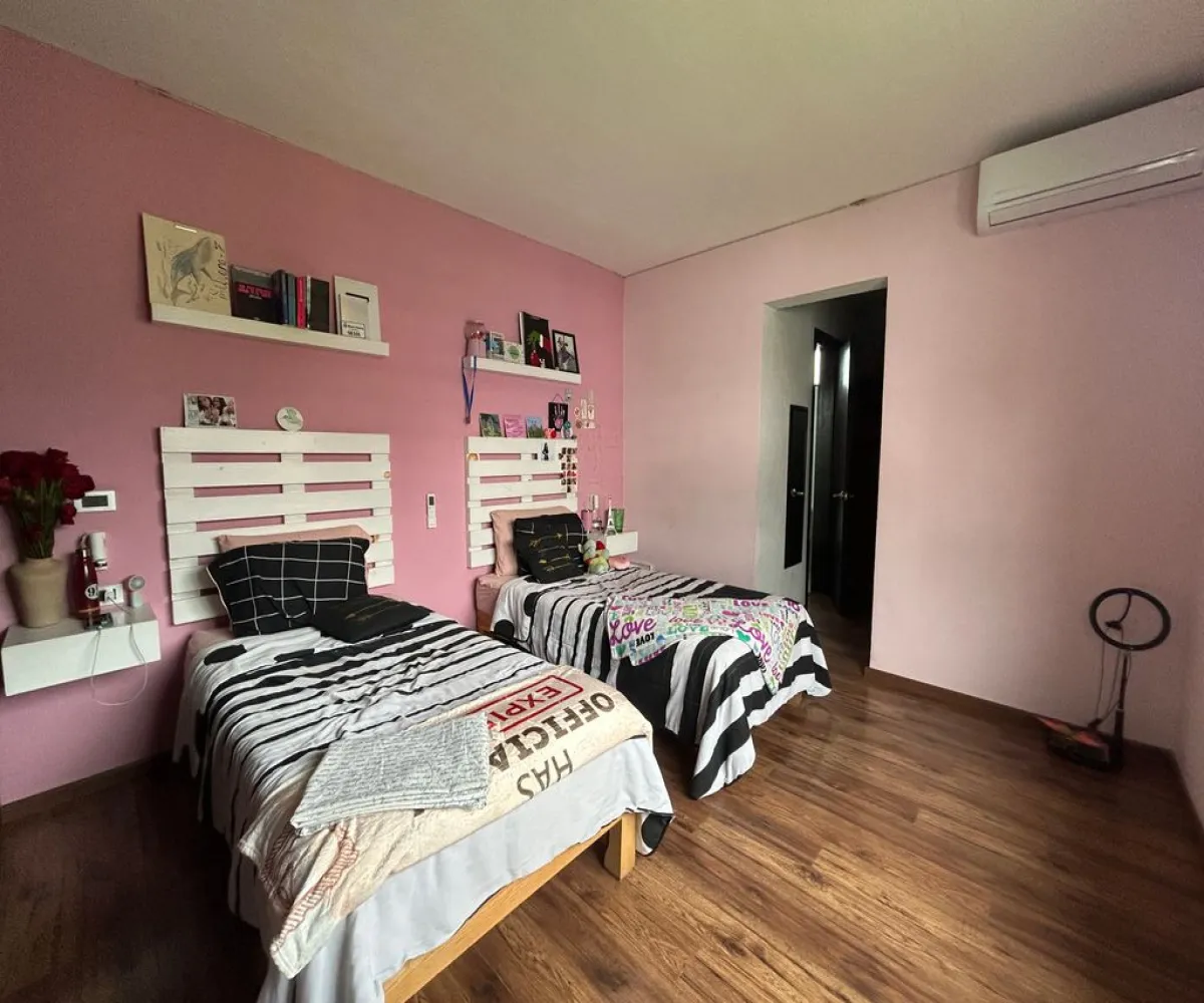 Casa En Venta,Lomas de Santa Anita,Paseo de la Colina Norte 47, Tlajomulco de Zúñiga, Jalisco 45645, 4 Habitaciones,4 Baños,Paseo de la Colina Norte,2,p4z6PPo