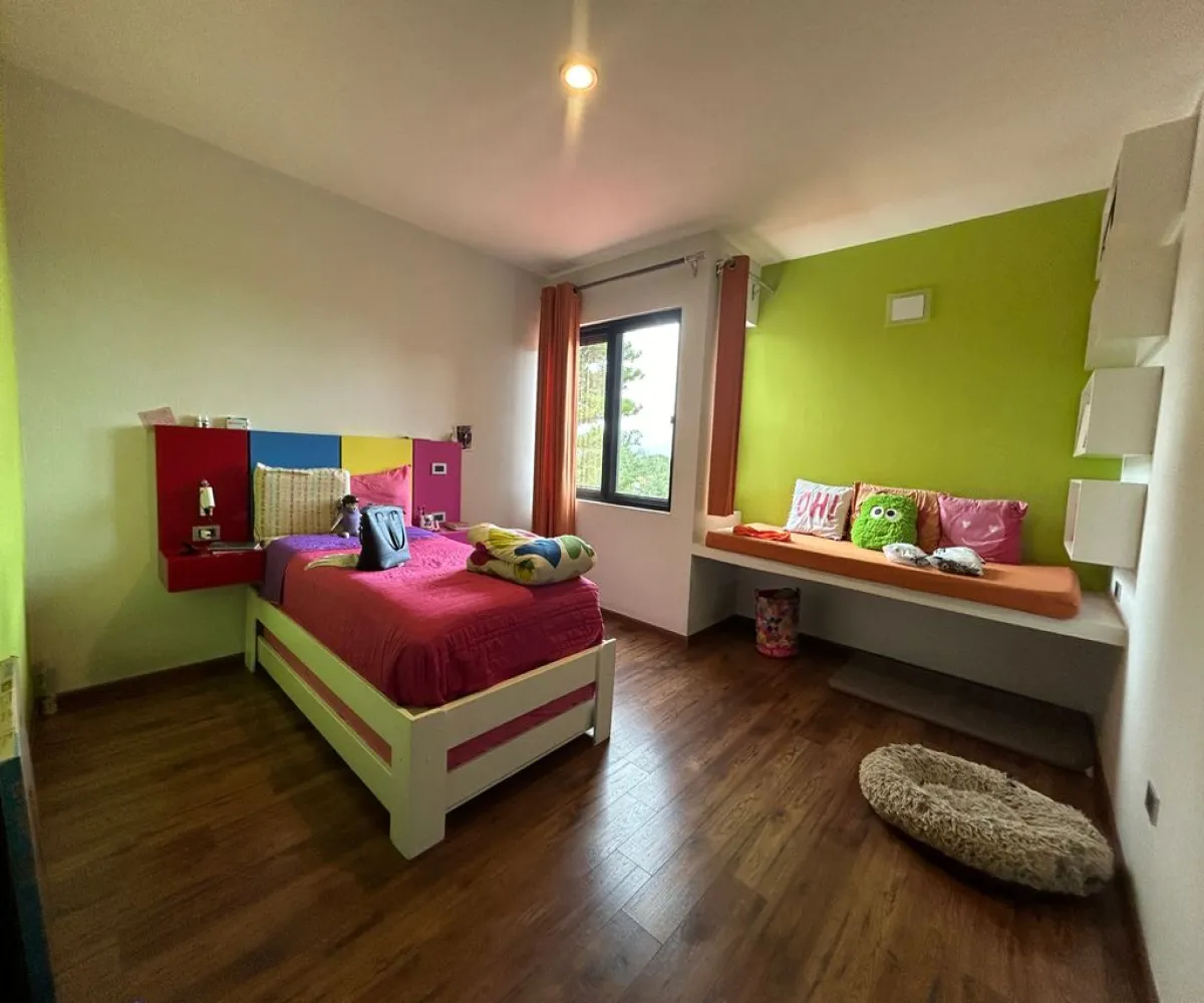 Casa En Venta,Lomas de Santa Anita,Paseo de la Colina Norte 47, Tlajomulco de Zúñiga, Jalisco 45645, 4 Habitaciones,4 Baños,Paseo de la Colina Norte,2,p4z6PPo