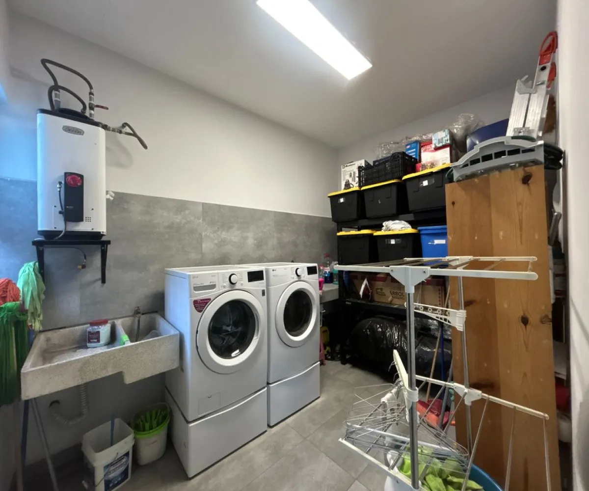 Casa En Venta,Lomas de Santa Anita,Paseo de la Colina Norte 47, Tlajomulco de Zúñiga, Jalisco 45645, 4 Habitaciones,4 Baños,Paseo de la Colina Norte,2,p4z6PPo