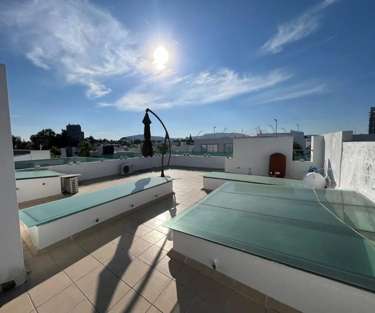 Casa En Venta,Vallarta Universidad,Avenida Juan Palomar y Arias 861 74, Zapopan, Jalisco 45110, 5 Habitaciones,4 Baños,Avenida Juan Palomar y Arias,3,pBm2bBS