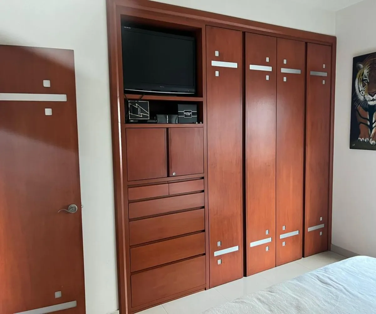 Casa En Venta,Vallarta Universidad,Avenida Juan Palomar y Arias 861 74, Zapopan, Jalisco 45110, 5 Habitaciones,4 Baños,Avenida Juan Palomar y Arias,3,pBm2bBS