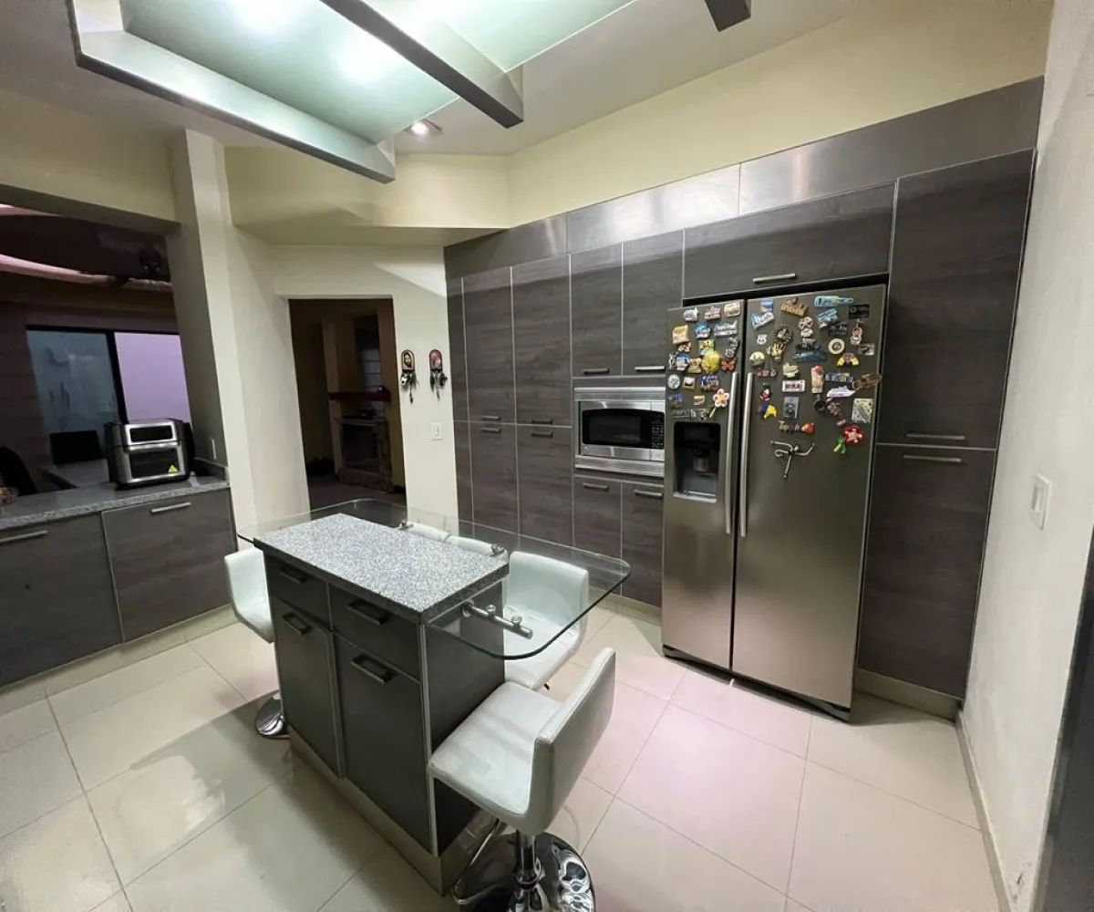 Casa En Venta,Vallarta Universidad,Avenida Juan Palomar y Arias 861 74, Zapopan, Jalisco 45110, 5 Habitaciones,4 Baños,Avenida Juan Palomar y Arias,3,pBm2bBS