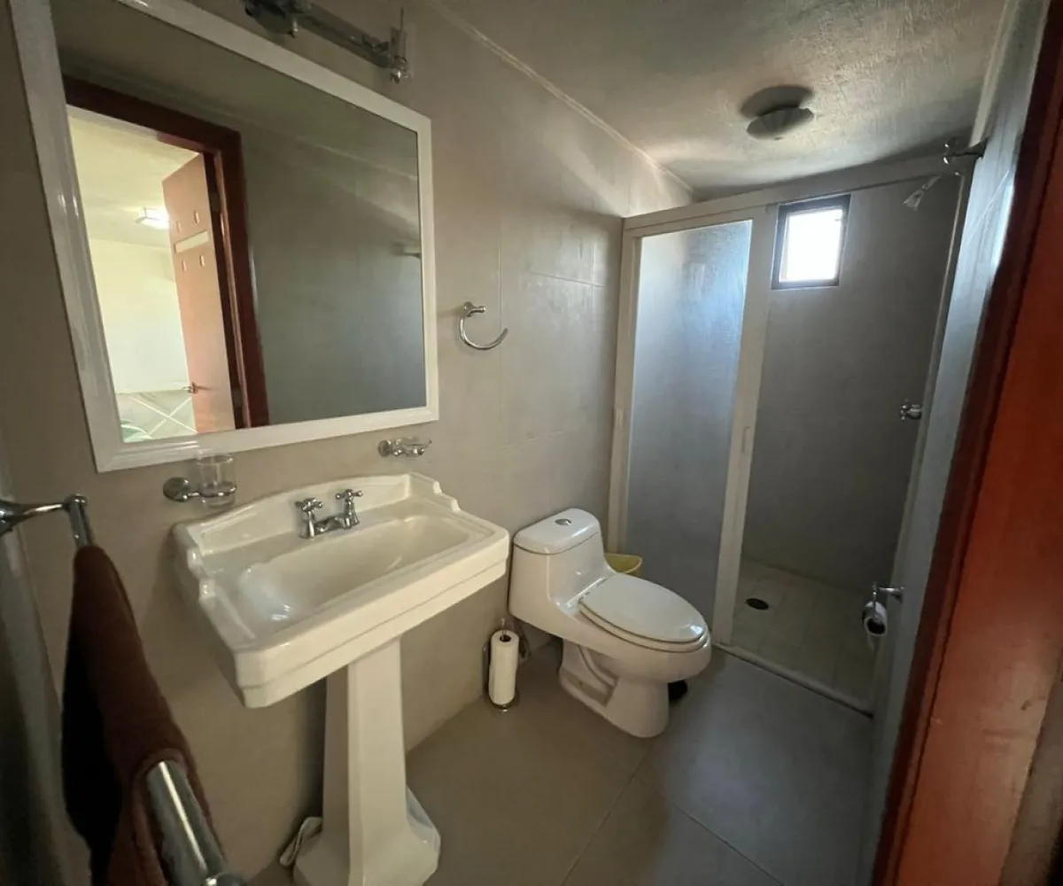 Casa En Venta,Vallarta Universidad,Avenida Juan Palomar y Arias 861 74, Zapopan, Jalisco 45110, 5 Habitaciones,4 Baños,Avenida Juan Palomar y Arias,3,pBm2bBS