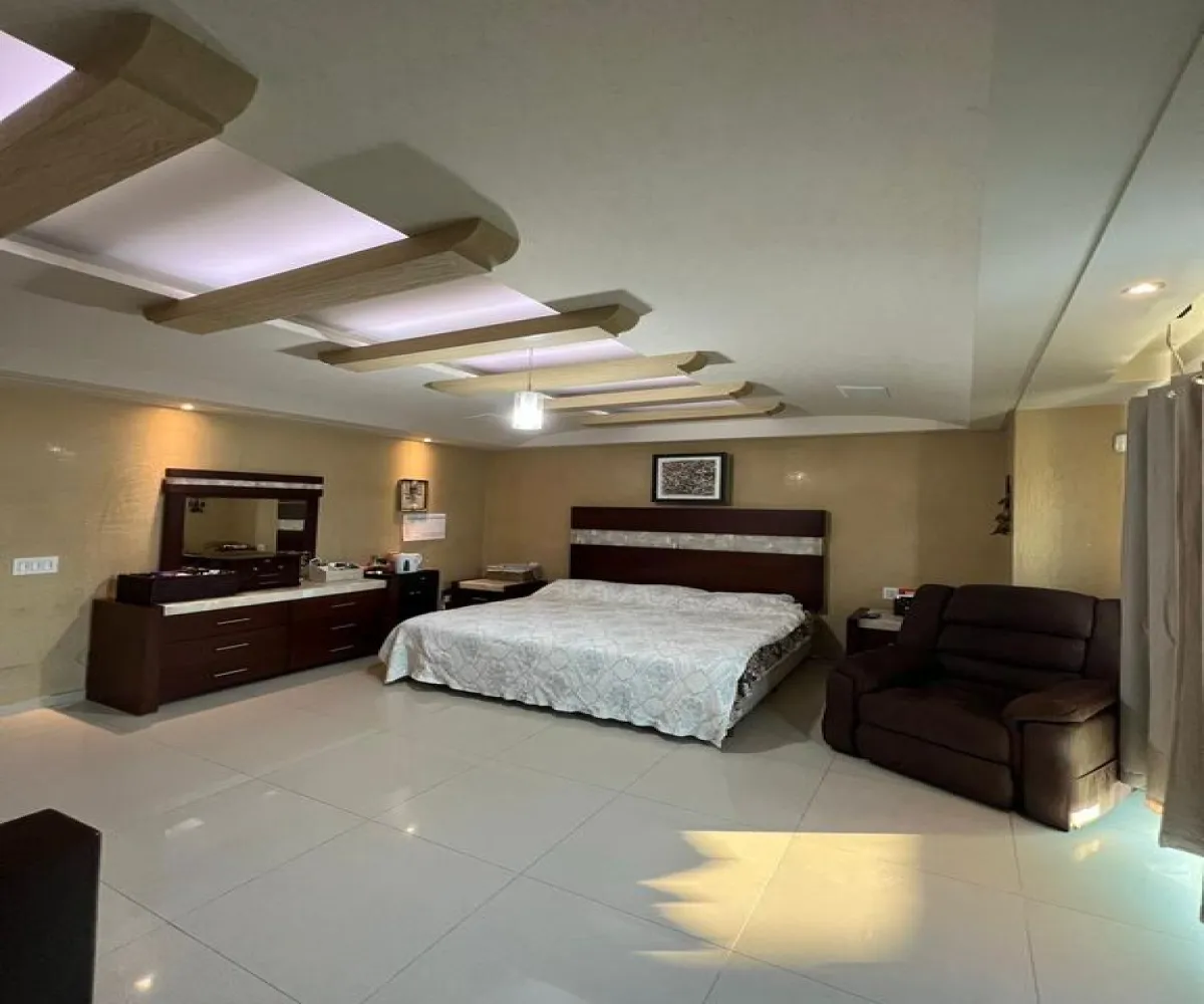 Casa En Venta,Vallarta Universidad,Avenida Juan Palomar y Arias 861 74, Zapopan, Jalisco 45110, 5 Habitaciones,4 Baños,Avenida Juan Palomar y Arias,3,pBm2bBS