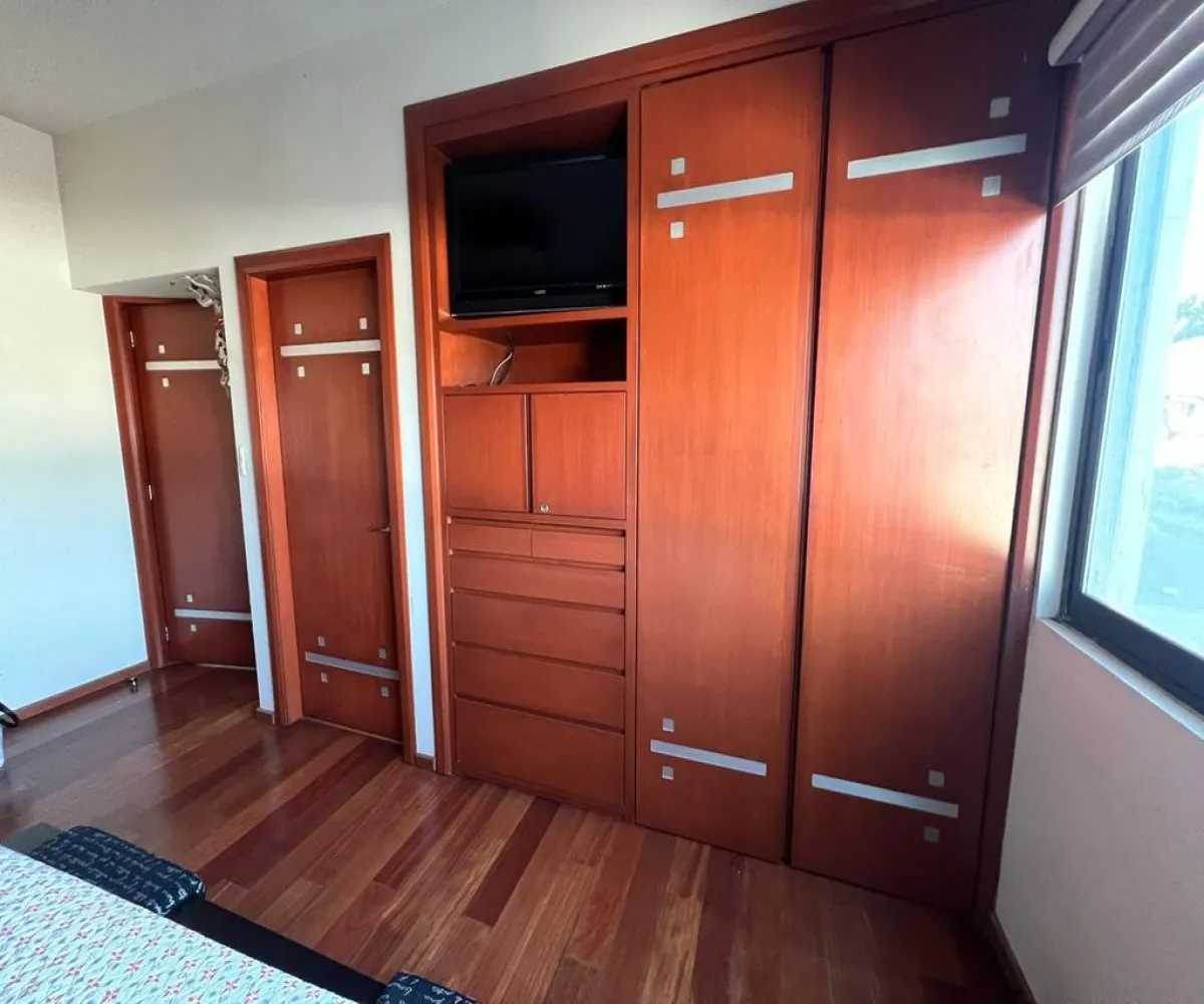 Casa En Venta,Vallarta Universidad,Avenida Juan Palomar y Arias 861 74, Zapopan, Jalisco 45110, 5 Habitaciones,4 Baños,Avenida Juan Palomar y Arias,3,pBm2bBS
