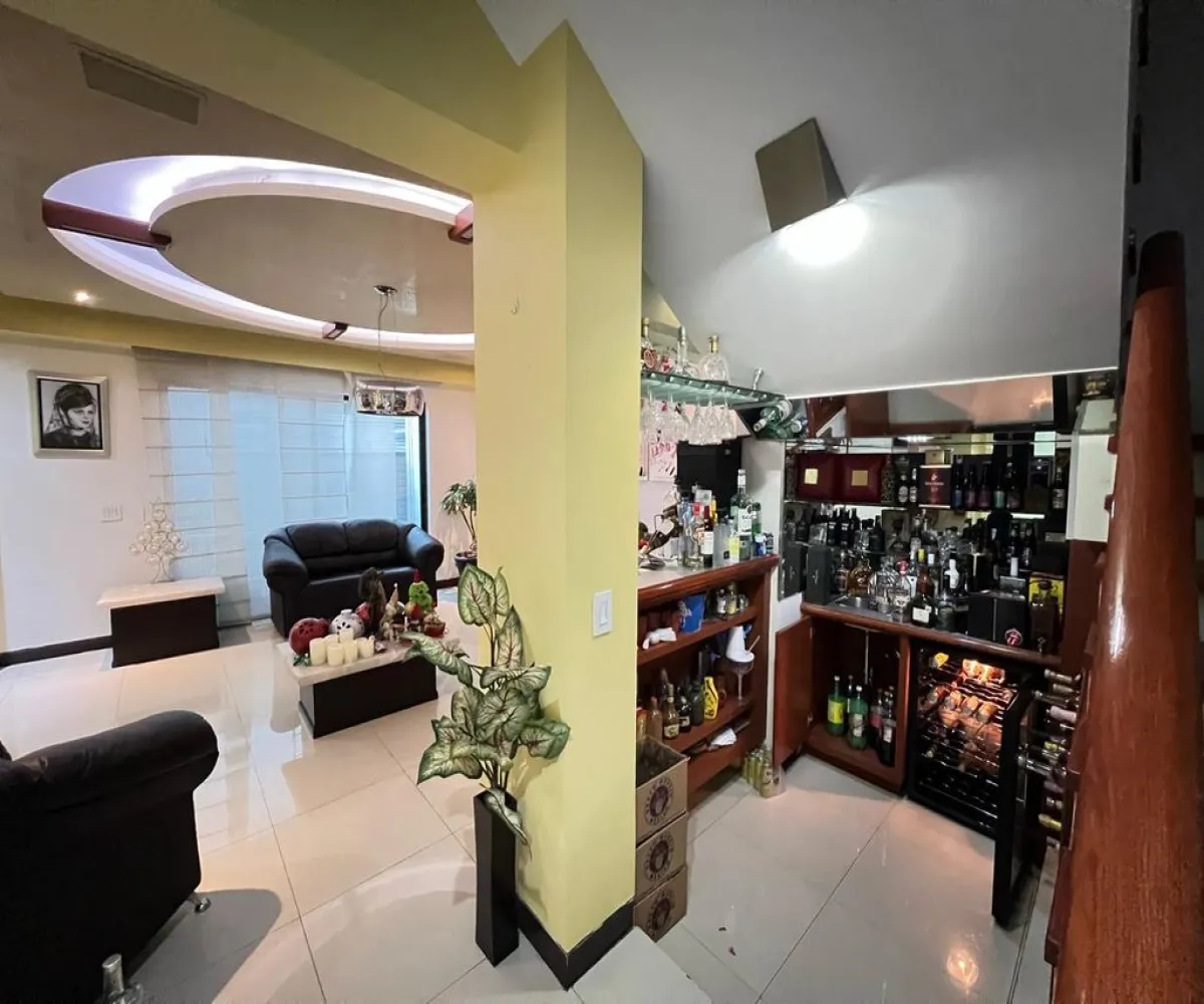 Casa En Venta,Vallarta Universidad,Avenida Juan Palomar y Arias 861 74, Zapopan, Jalisco 45110, 5 Habitaciones,4 Baños,Avenida Juan Palomar y Arias,3,pBm2bBS