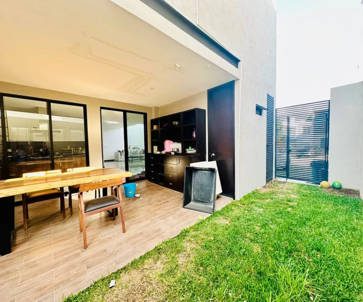 Casa En Venta,Santa Anita,Avenida Arbolada Bosques de Santa Anita 410, Tlajomulco de Zúñiga, Jalisco 45645, 3 Habitaciones,3 Baños,Avenida Arbolada Bosques de Santa Anita,2,peM8FS7