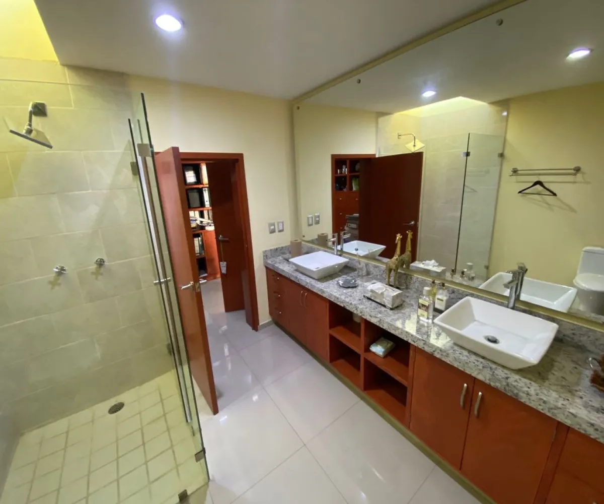 Oficina En Venta,Chapultepec Country,Compostela S/N, Guadalajara, Jalisco 44620,2 Baños,Compostela,3,pw0oyep