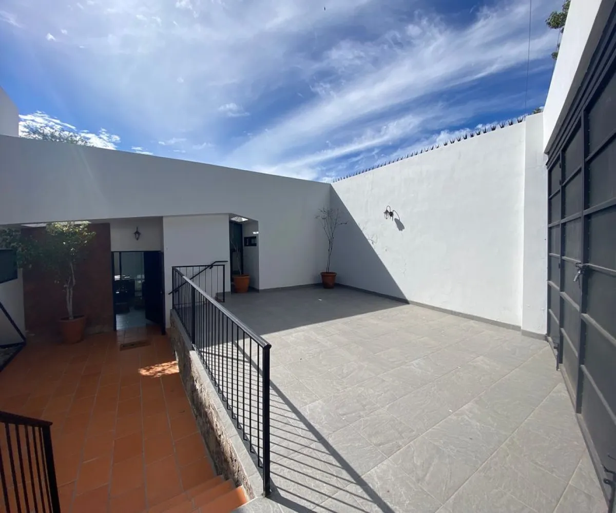 Casa En Venta,Ajijic Centro,Quinta Maria (Carretera Chapala - Jocotepec) 626, Chapala, Jalisco 45925, 4 Habitaciones,4 Baños,Quinta Maria (Carretera Chapala - Jocotepec),2,pmSlQQY