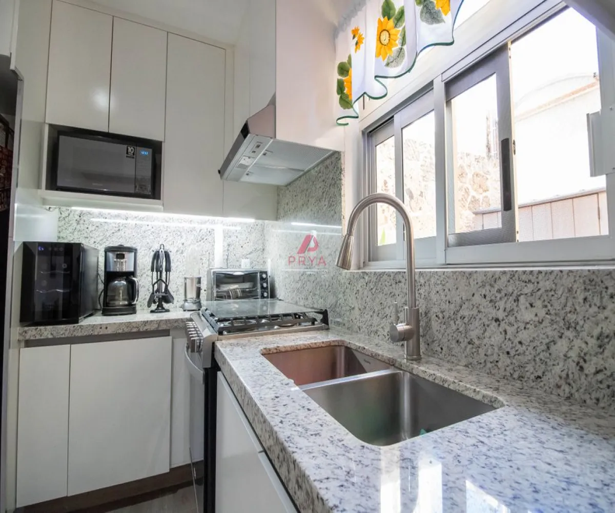 Casa En Venta,Real de Valdepeñas,Calle Rinconada del Camichín 2215, Zapopan, Jalisco 45134, 3 Habitaciones,2 Baños,Calle Rinconada del Camichín,2,pO6Bioy