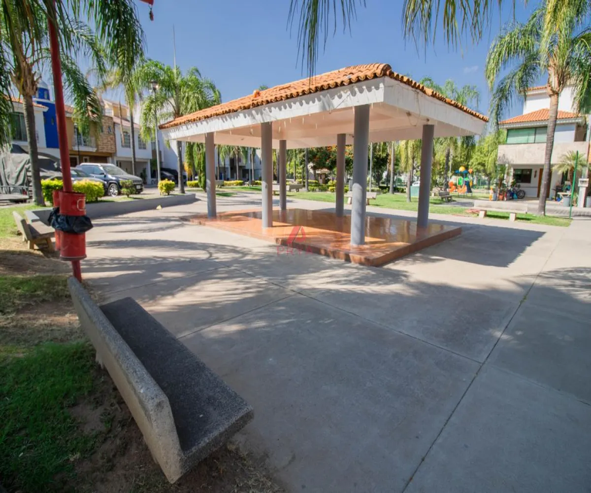 Casa En Venta,Real de Valdepeñas,Calle Rinconada del Camichín 2215, Zapopan, Jalisco 45134, 3 Habitaciones,2 Baños,Calle Rinconada del Camichín,2,pO6Bioy