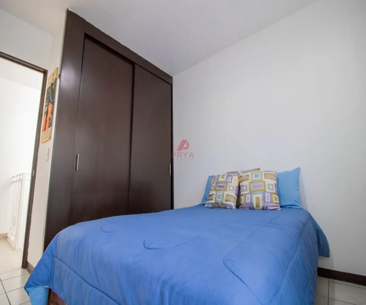 Casa En Venta,Real de Valdepeñas,Calle Rinconada del Camichín 2215, Zapopan, Jalisco 45134, 3 Habitaciones,2 Baños,Calle Rinconada del Camichín,2,pO6Bioy