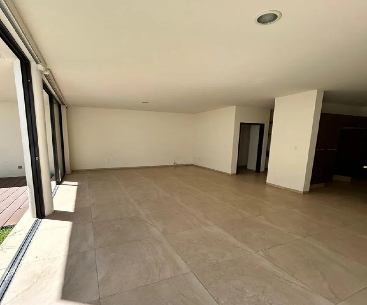 Casa En Venta,Zona Real,Avenida Paseo de La Luna 1150, Zapopan, Jalisco 45019, 2 Habitaciones,2 Baños,Avenida Paseo de La Luna,1,pK2pf98