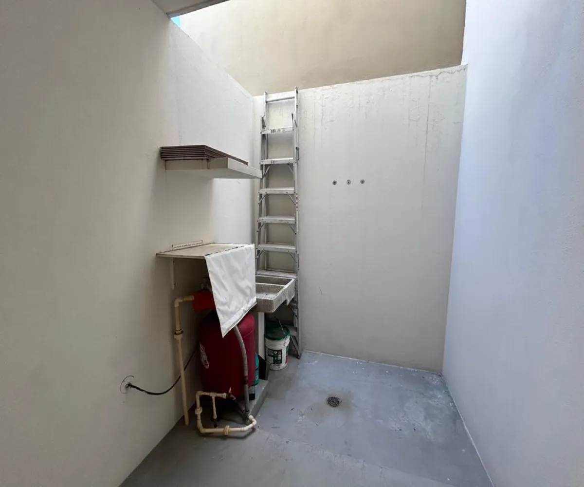 Casa En Venta,Zona Real,Avenida Paseo de La Luna 1150, Zapopan, Jalisco 45019, 2 Habitaciones,2 Baños,Avenida Paseo de La Luna,1,pK2pf98