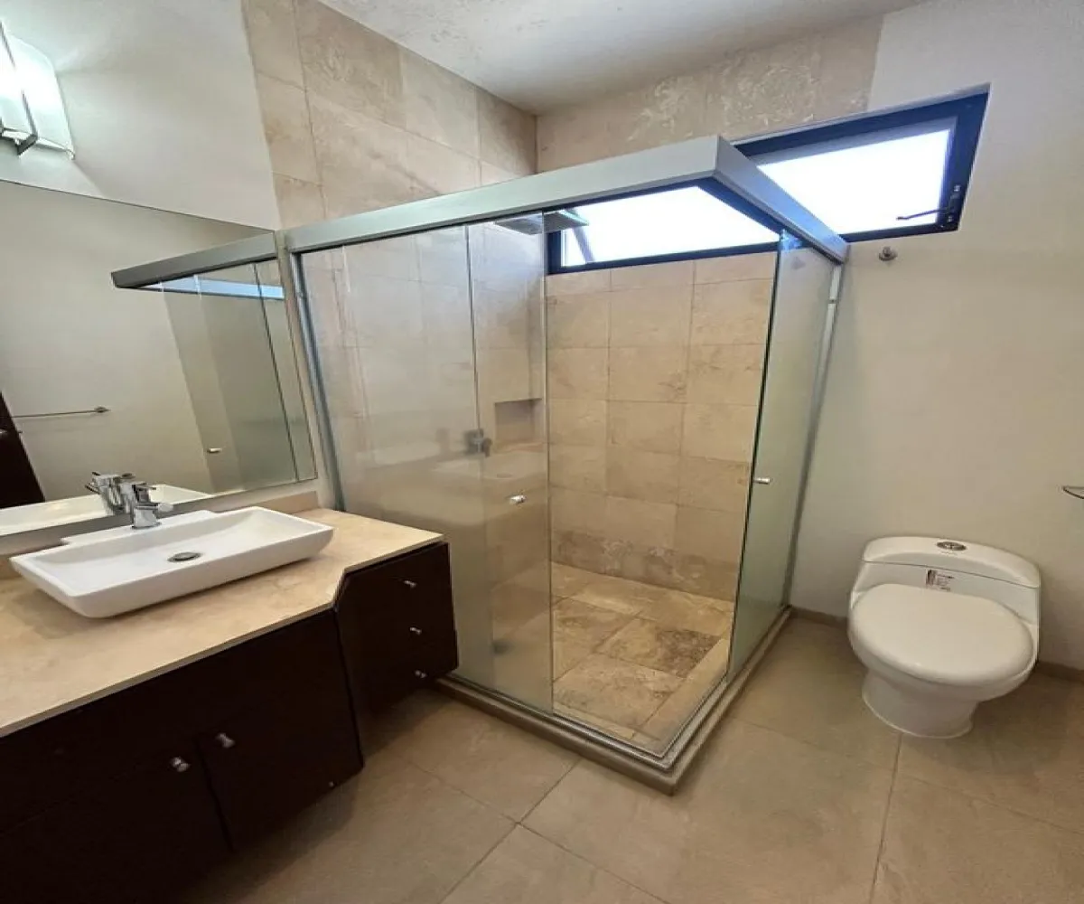 Casa En Venta,Zona Real,Avenida Paseo de La Luna 1150, Zapopan, Jalisco 45019, 2 Habitaciones,2 Baños,Avenida Paseo de La Luna,1,pK2pf98