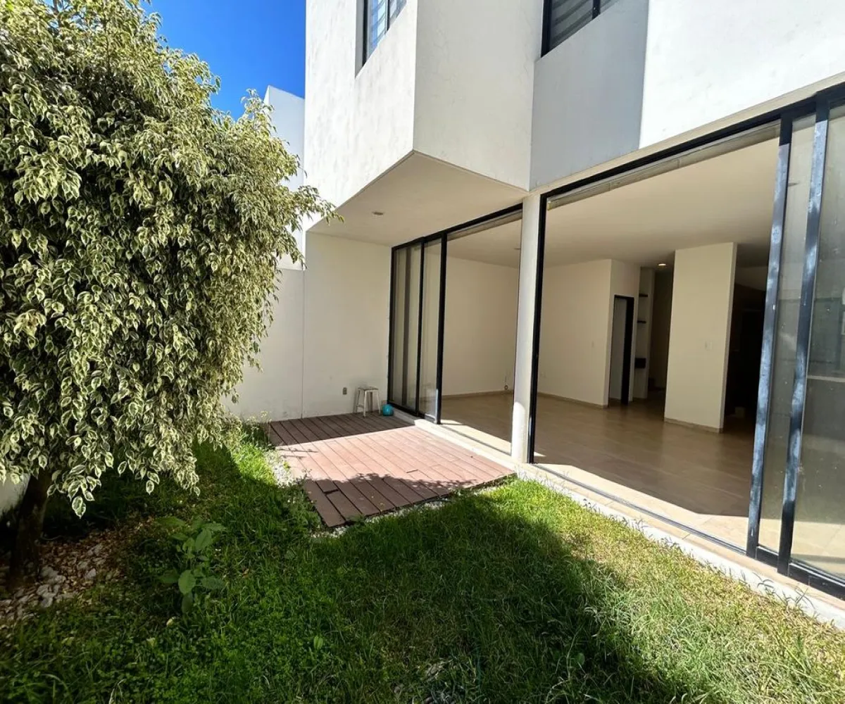 Casa En Venta,Zona Real,Avenida Paseo de La Luna 1150, Zapopan, Jalisco 45019, 2 Habitaciones,2 Baños,Avenida Paseo de La Luna,1,pK2pf98