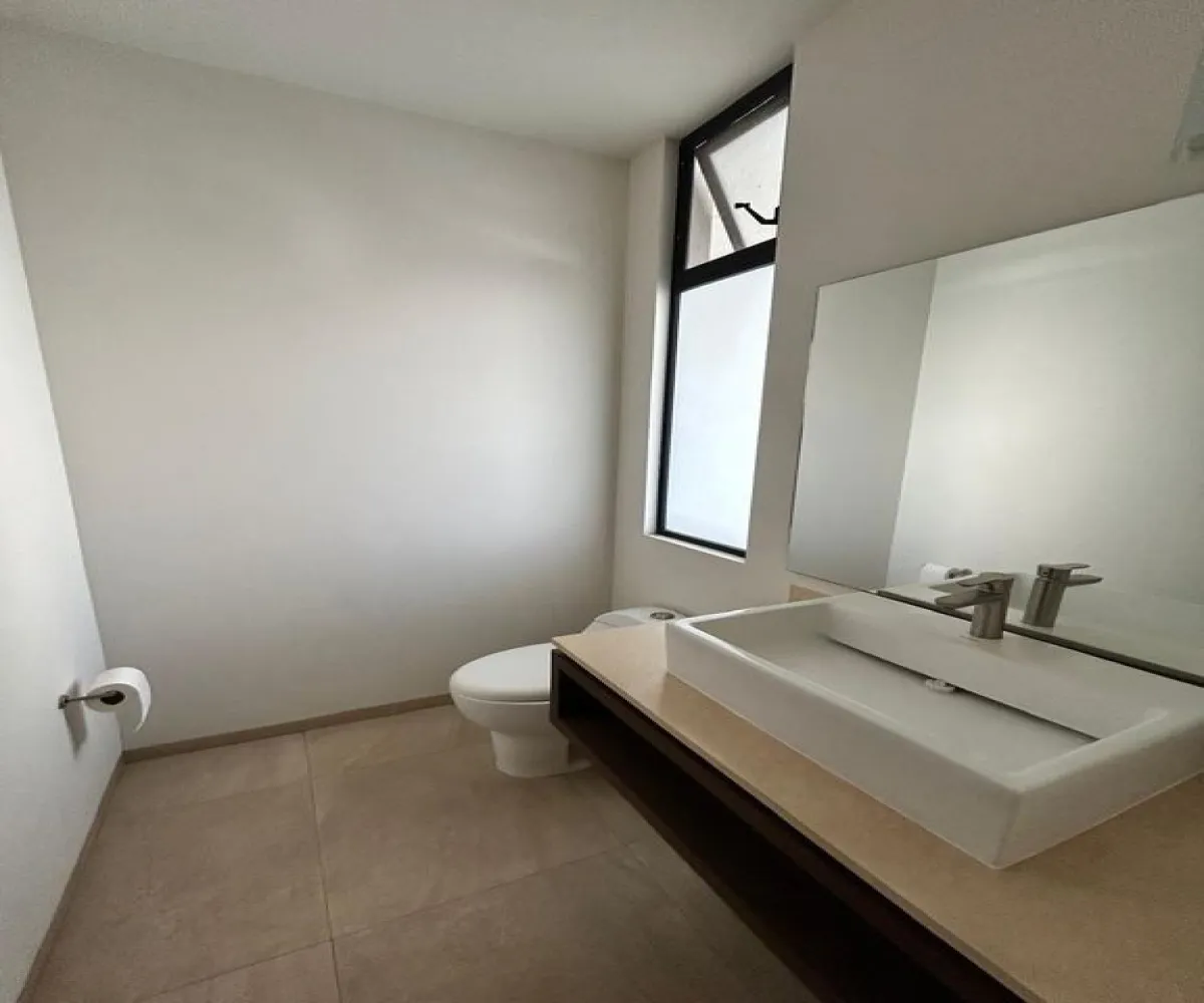 Casa En Venta,Zona Real,Avenida Paseo de La Luna 1150, Zapopan, Jalisco 45019, 2 Habitaciones,2 Baños,Avenida Paseo de La Luna,1,pK2pf98