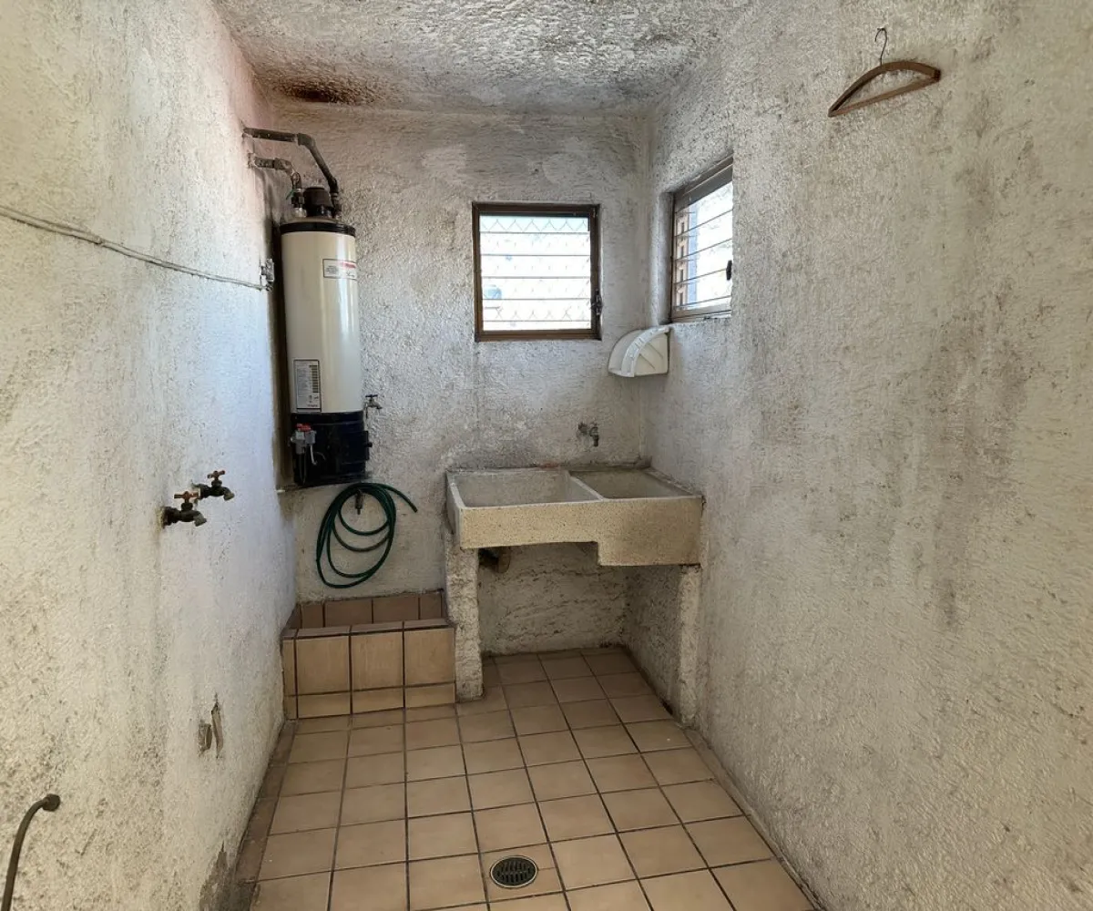 Casa En Venta,Santa Elena Alcalde,Calle Irene Robledo Garcia 873, Guadalajara, Jalisco 44220, 4 Habitaciones,2 Baños,Calle Irene Robledo Garcia,3,pm8d25i Casa En Venta,Santa Elena Alcalde,Calle Irene Robledo Garcia 873, Guadalajara, Jalisco 44220, 4 Habitaciones,2 Baños,Calle Irene Robledo Garcia,3,pm8d25i