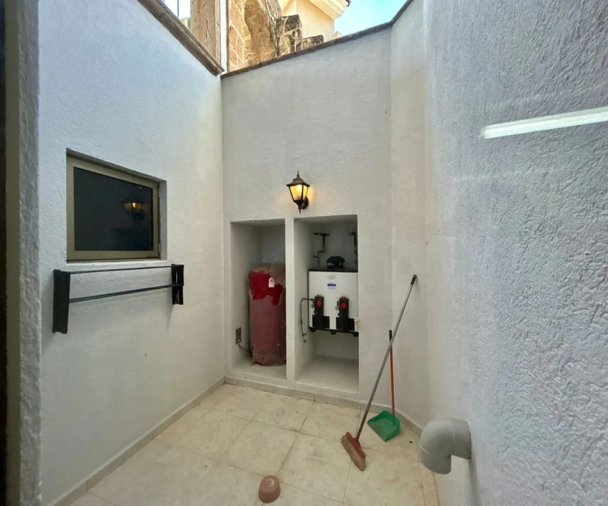 Casa En Renta,Puerta de Hierro,Sendero de Los Sauces 11, Zapopan, Jalisco 45116, 4 Habitaciones,4 Baños,Sendero de Los Sauces,2,pHnT1sf Casa En Renta,Puerta de Hierro,Sendero de Los Sauces 11, Zapopan, Jalisco 45116, 4 Habitaciones,4 Baños,Sendero de Los Sauces,2,pHnT1sf