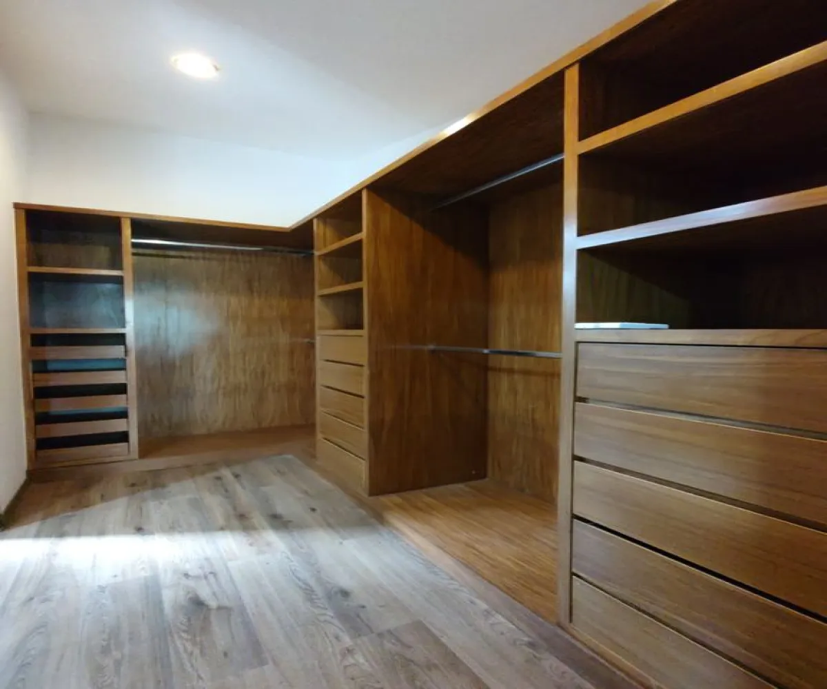 Casa En Venta,Bosques de Santa Anita,Circuito Lomas Altas 7d, Tlajomulco de Zúñiga, Jalisco 45640, 4 Habitaciones,4 Baños,Circuito Lomas Altas,2,pe6HpRP