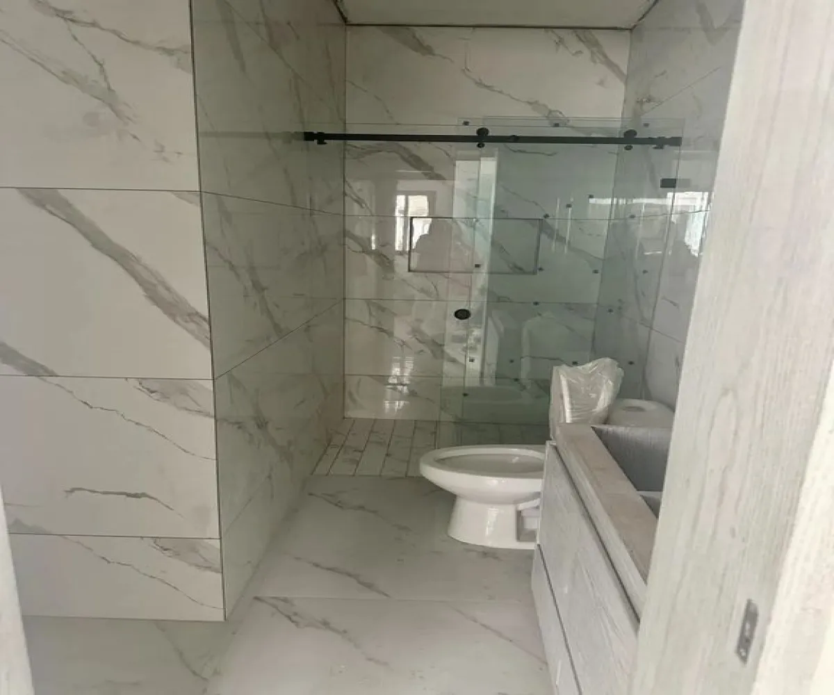 Casa En Venta,Zapopan,Avenida de la Mancha 293, Zapopan, Jalisco 45134, 4 Habitaciones,5 Baños,Avenida de la Mancha,2,pXLZXSE