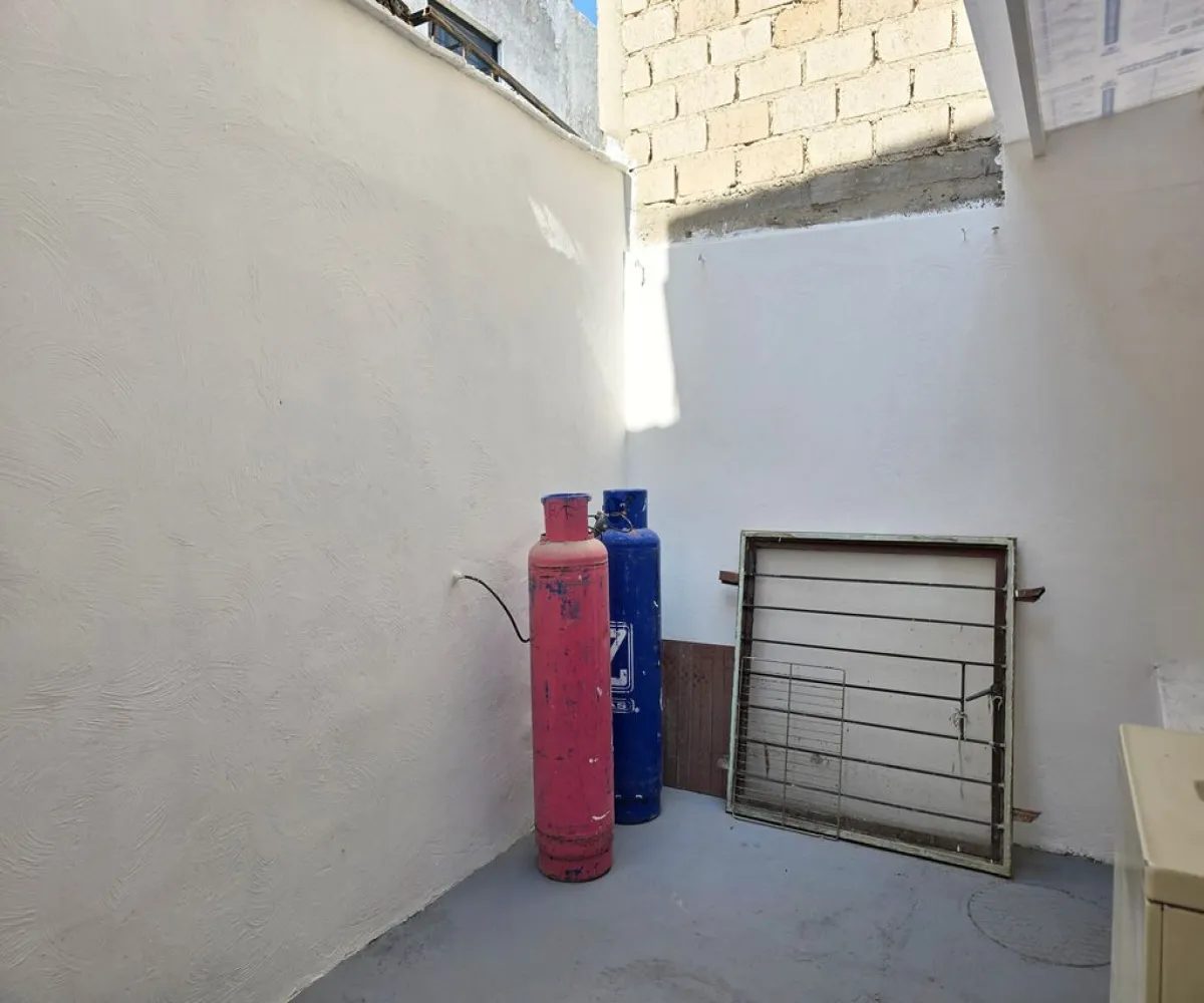 Casa En Venta,Conjunto San Gilberto,Mediero 516 15, Zapopan, Jalisco 45157, 3 Habitaciones,1 Baño,Mediero 516,2,p9APgYU Casa En Venta,Conjunto San Gilberto,Mediero 516 15, Zapopan, Jalisco 45157, 3 Habitaciones,1 Baño,Mediero 516,2,p9APgYU