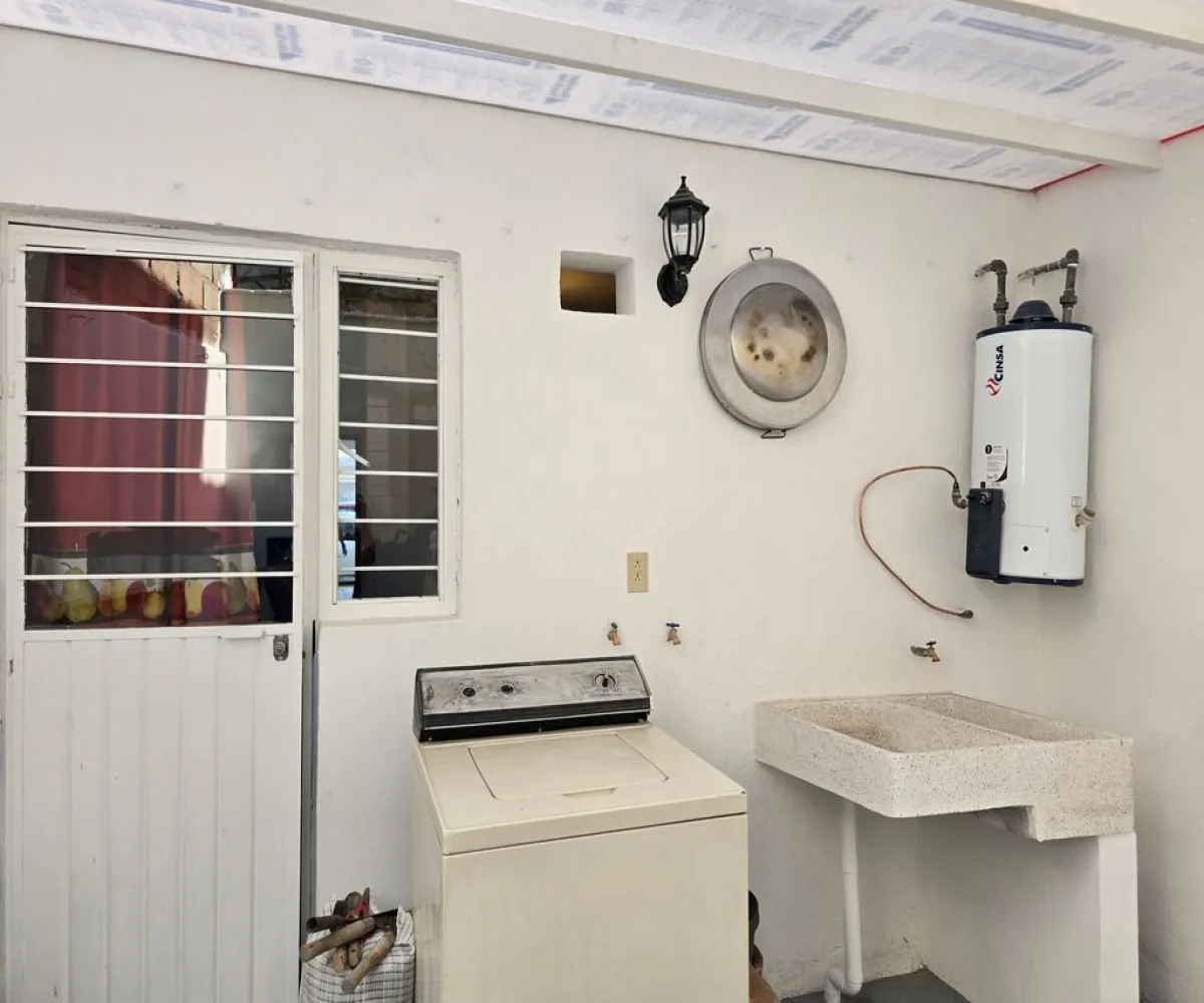 Casa En Venta,Conjunto San Gilberto,Mediero 516 15, Zapopan, Jalisco 45157, 3 Habitaciones,1 Baño,Mediero 516,2,p9APgYU Casa En Venta,Conjunto San Gilberto,Mediero 516 15, Zapopan, Jalisco 45157, 3 Habitaciones,1 Baño,Mediero 516,2,p9APgYU