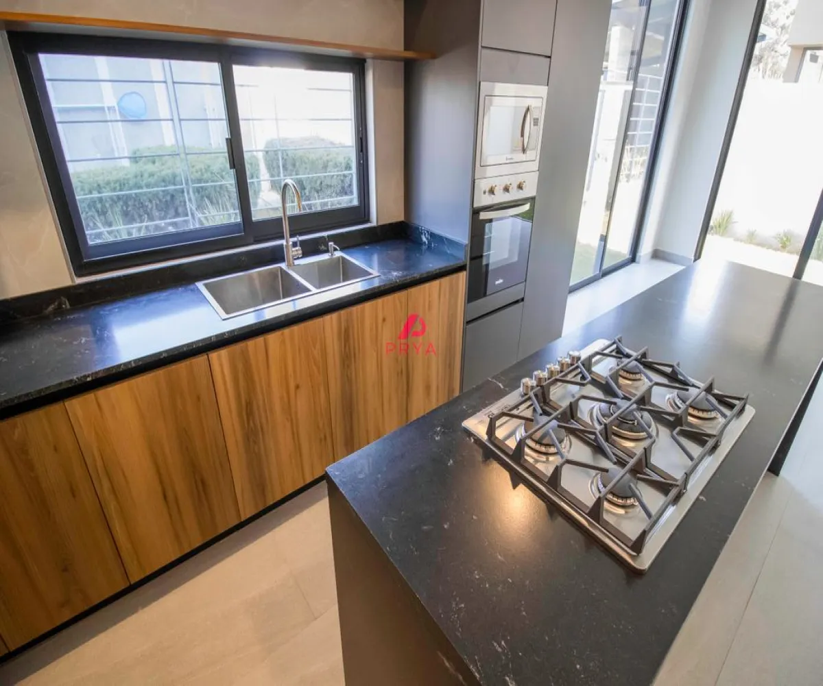 Casa En Venta,Parques Vallarta,Avenida Paseo del Norte 3322, Zapopan, Jalisco 45134, 3 Habitaciones,5 Baños,Avenida Paseo del Norte,2,pOBKVkx Casa En Venta,Parques Vallarta,Avenida Paseo del Norte 3322, Zapopan, Jalisco 45134, 3 Habitaciones,5 Baños,Avenida Paseo del Norte,2,pOBKVkx