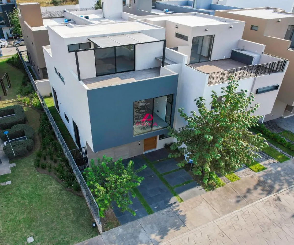 Casa En Venta,Parques Vallarta,Avenida Paseo del Norte 3322, Zapopan, Jalisco 45134, 3 Habitaciones,5 Baños,Avenida Paseo del Norte,2,pOBKVkx Casa En Venta,Parques Vallarta,Avenida Paseo del Norte 3322, Zapopan, Jalisco 45134, 3 Habitaciones,5 Baños,Avenida Paseo del Norte,2,pOBKVkx