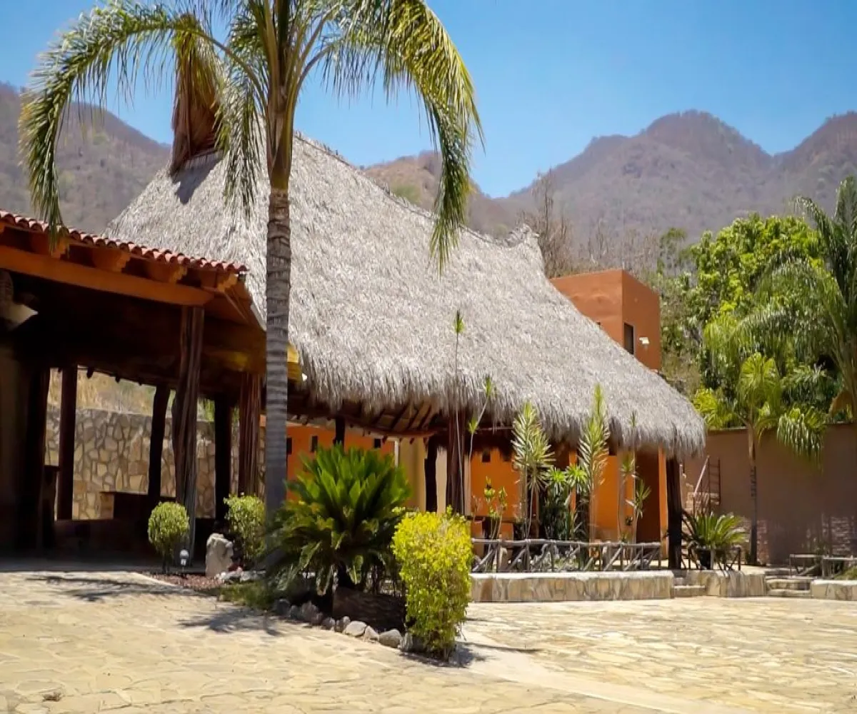 Casa En Venta,Ahuacapan,Privada 100, Autlán de Navarro, Jalisco 48920, 5 Habitaciones,5 Baños,Privada,2,pC9Jaan