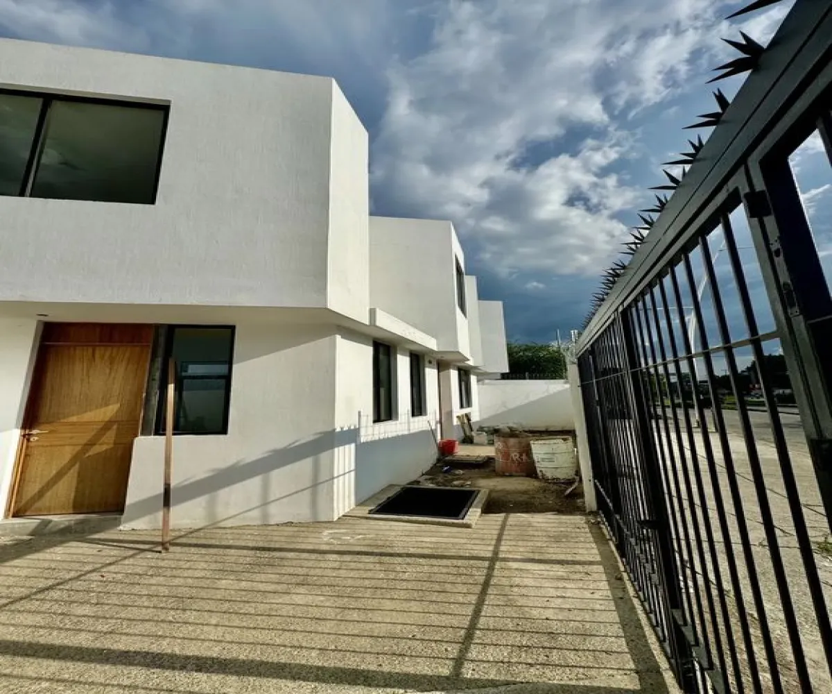 Casa En Venta,Miravalle,Avenida Fray Angelico 4469, Guadalajara, Jalisco 44990, 2 Habitaciones,1 Baño,Avenida Fray Angelico,1,pFqKnUs